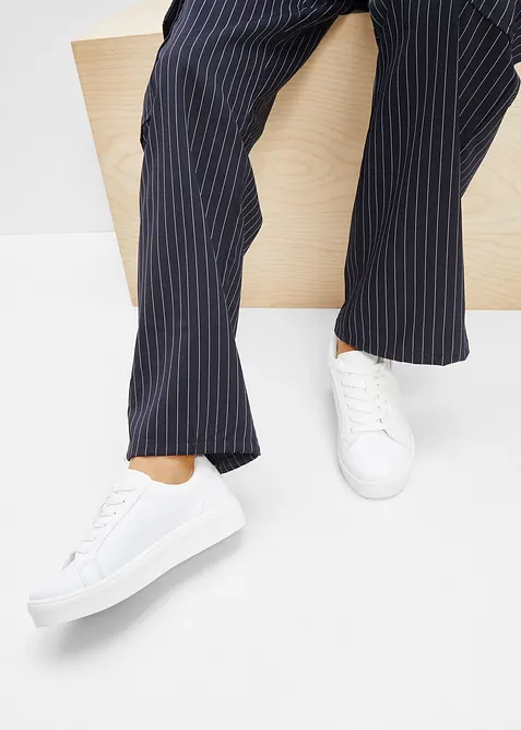 Sneakers med plat&aring;sula, bonprix