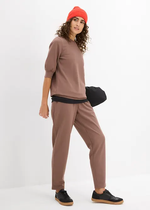 Sweatshirt med ledig sk&auml;rning, bonprix