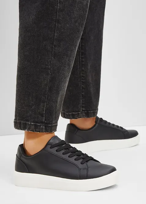 Sneakers med plat&aring;sula, bonprix