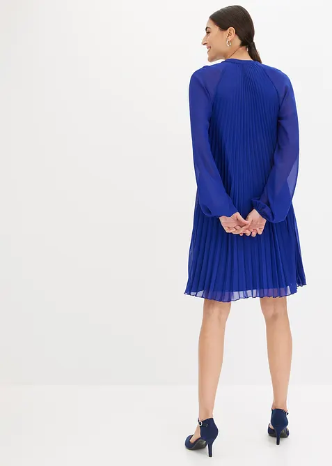 Miniklänning av tunn chiffong med plisséringar, bonprix