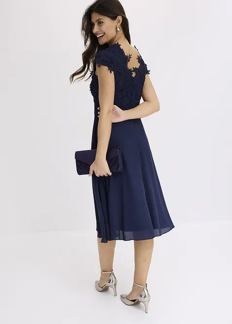 Mellanl&aring;ng kl&auml;nning i skir tyll med spets, bonprix