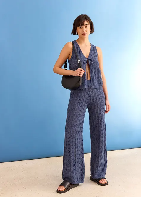 Stickad v&auml;st med h&aring;lm&ouml;nster, bonprix