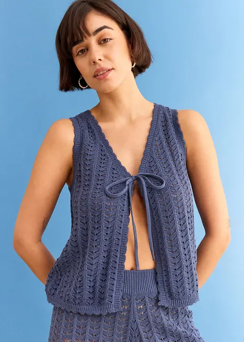 Stickad v&auml;st med h&aring;lm&ouml;nster, bonprix