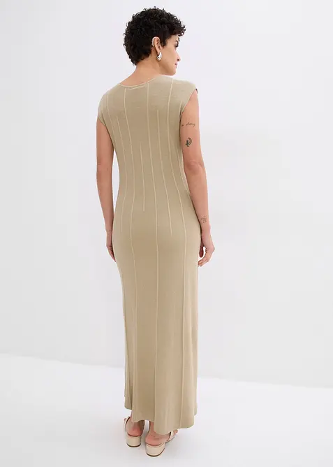 Stickad klänning i insvängd modell av viskosmix, bonprix