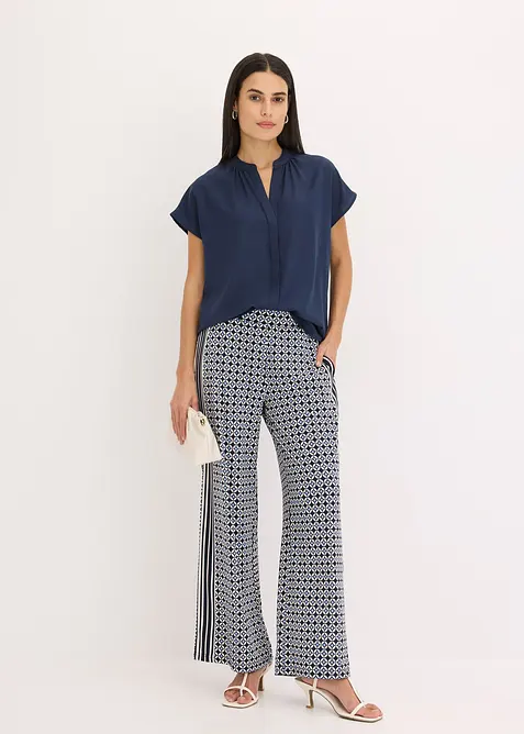 Kortärmad blus med dold knappslå, bonprix