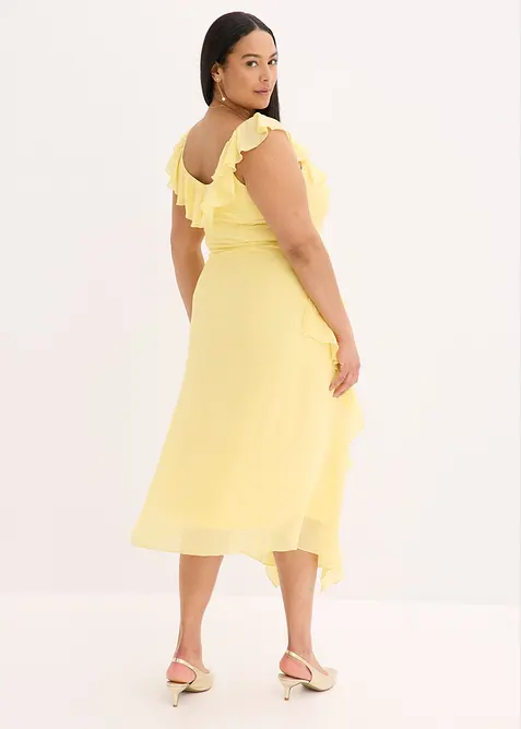 Chiffongklänning med smala axelband och volanger, bonprix