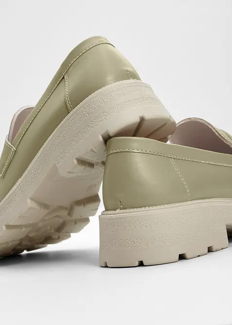 Kraftiga loafers med l&auml;tt sula, bonprix