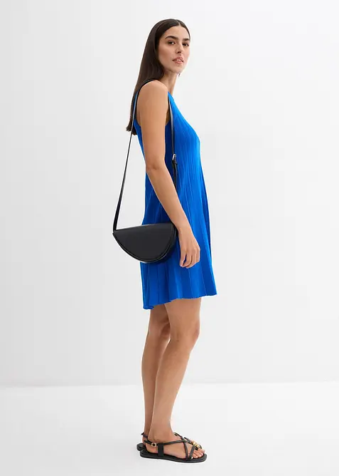 Stickad klänning med A-linje av viskosmix, bonprix