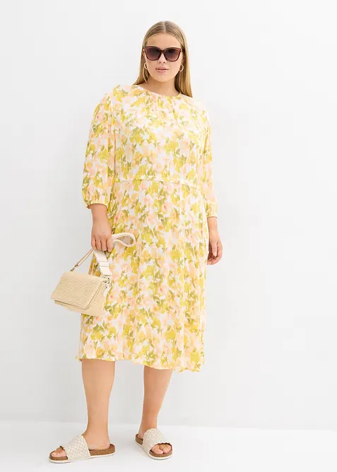 Klänning i krinklat material med struktur, bonprix