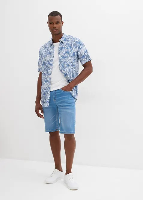 Stretchiga jeansshorts med bekvämt snitt, Regular Fit, bonprix