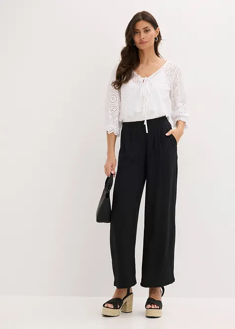 Blus med h&aring;lbroderi och puff&auml;rmar, bonprix