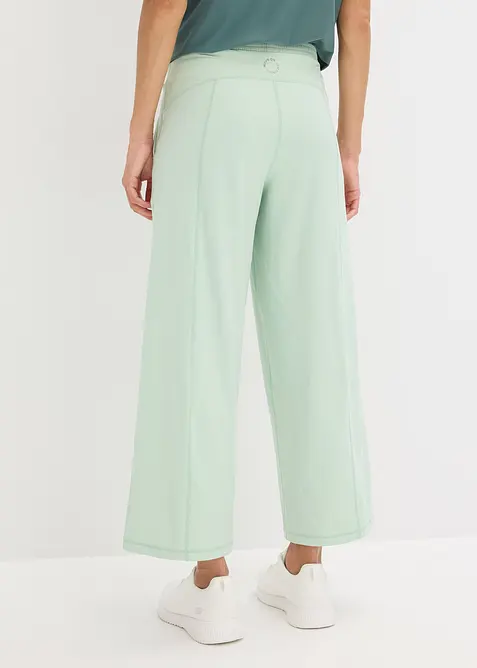 Bekväm sportbyxa i caprimodell med vida ben, bonprix