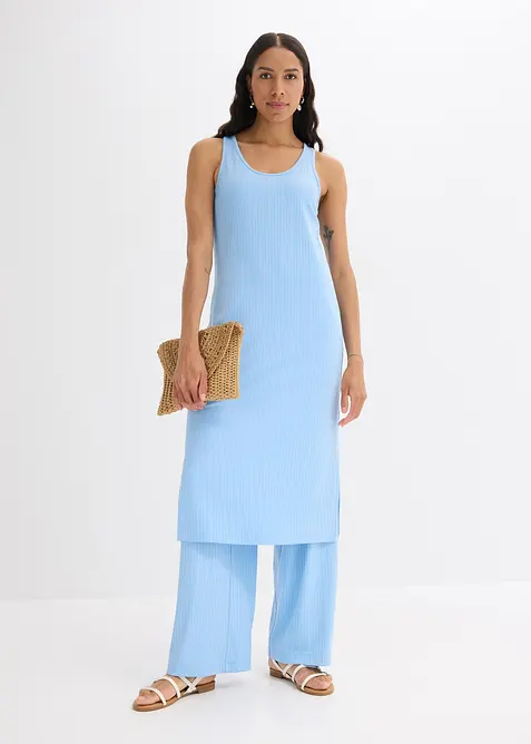 Mellanlång klänning i mjukt, ribbstickat material, bonprix