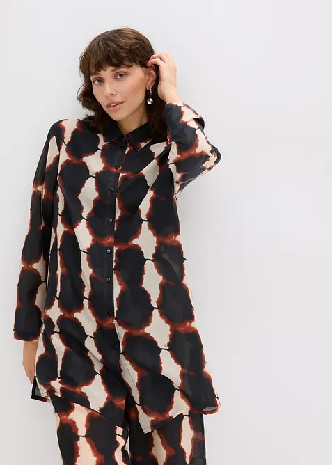 Lång blus med batikmönster, bonprix