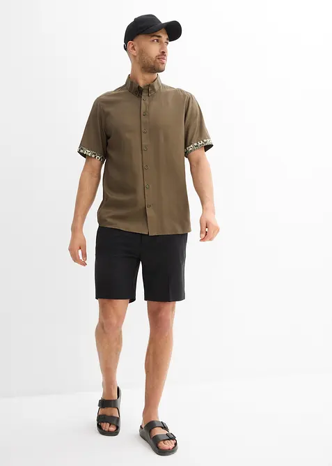 Kortärmad viskosskjorta med smal passform, bonprix