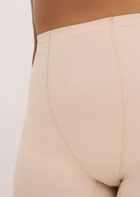 Osynlig, formande cykelbyxa med lätt formande effekt, av bomull, bonprix