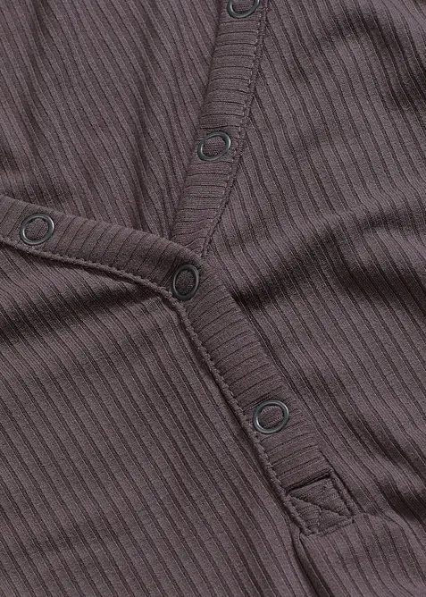 Pyjamas i mjukt, ribbat material, med shorts, bonprix