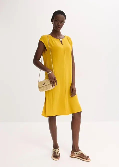 Kl&auml;nning i material med struktur, bonprix