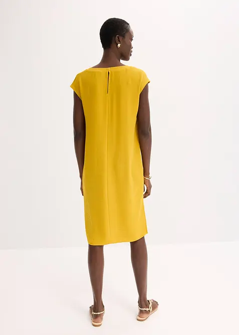 Kl&auml;nning i material med struktur, bonprix