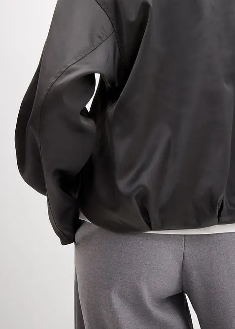 Blusjacka av glansig, mjuk viskosmix, bonprix