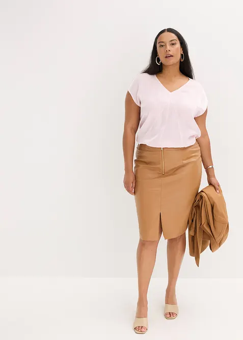 Kortärmad blus i glansig satin, bonprix