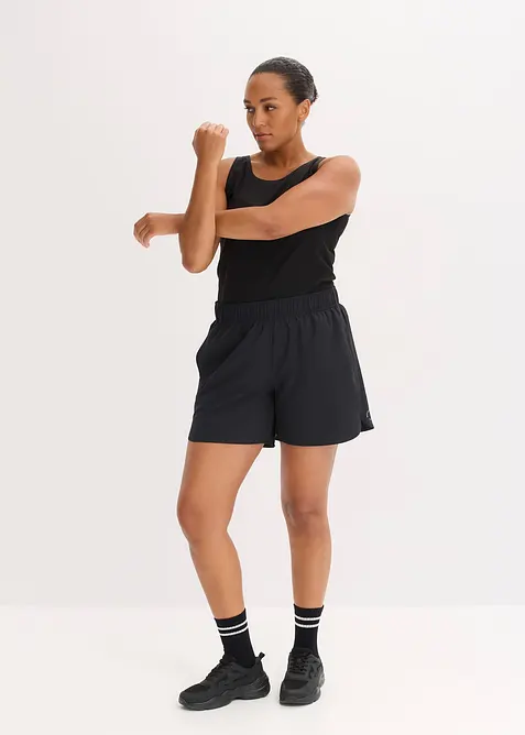 Luftiga funktionsshorts med sidfickor, snabbtorkande, bonprix