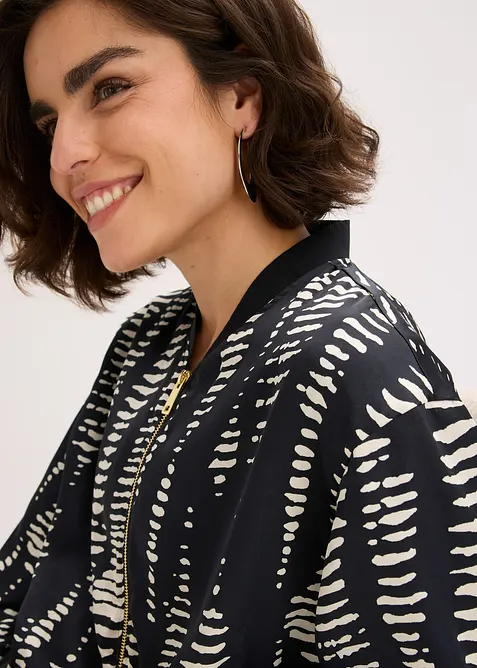 Blusjacka av satin med mjukt fall, bonprix