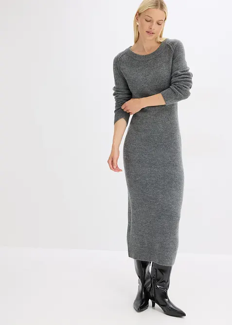 Stickad kl&auml;nning, bonprix