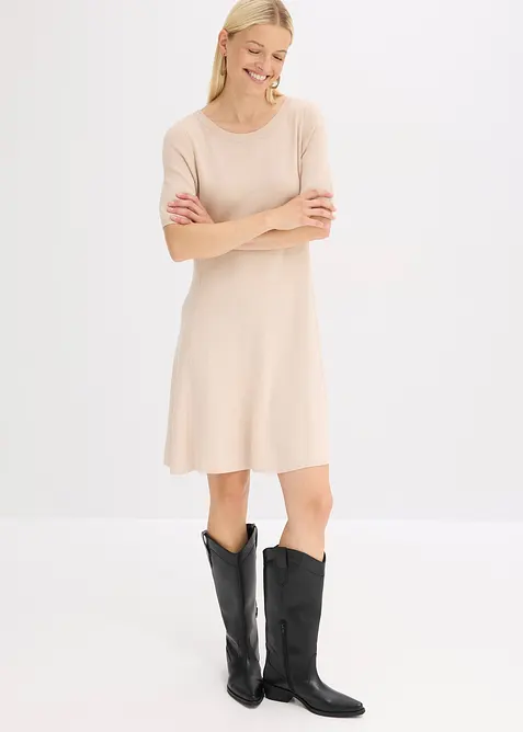 Stickad klänning i mjuk viskosmix, bonprix