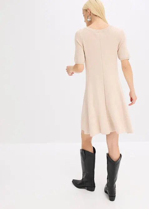 Stickad klänning i mjuk viskosmix, bonprix