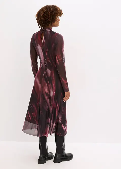 Mellanlång klänning i mjuk mesh, bonprix