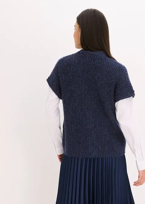 Stickad väst med dekorativa knappar, bonprix