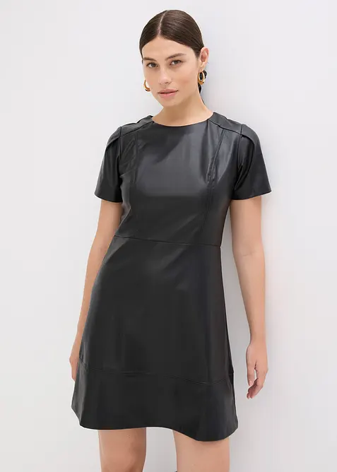 Klänning i skinnimitation, bonprix