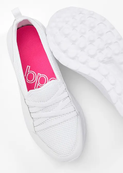 Bekv&auml;ma slip-on-sneakers med l&auml;tt sula, bonprix
