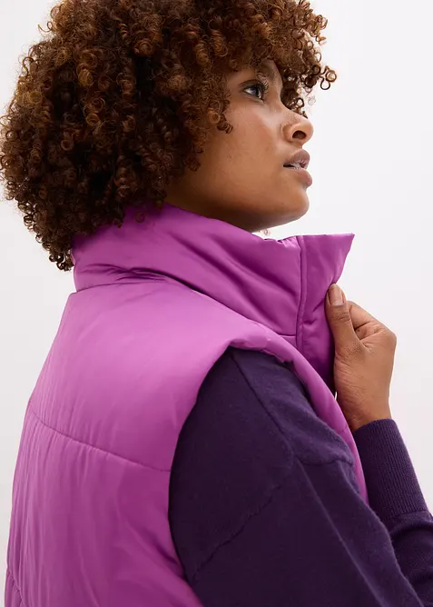 Quiltad väst med mjuk glans, bonprix