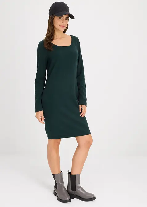 Stickad klänning med avslappnad passform, bonprix