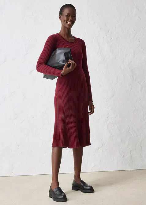 Stickad klänning i merinoull, bonprix