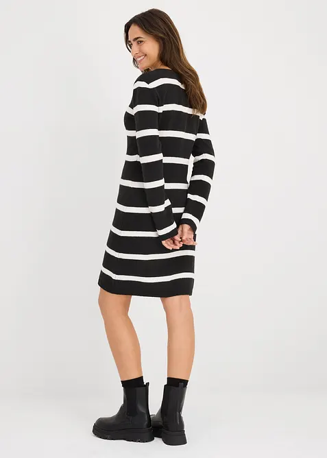 Stickad klänning i figurnära modell, bonprix