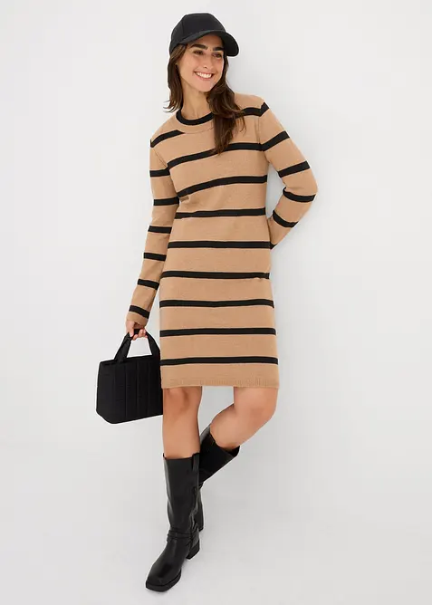 Stickad klänning i figurnära modell, bonprix