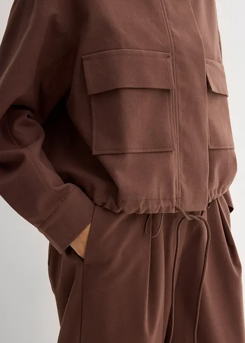 Kort höst- och vårjacka i materialmix, bonprix