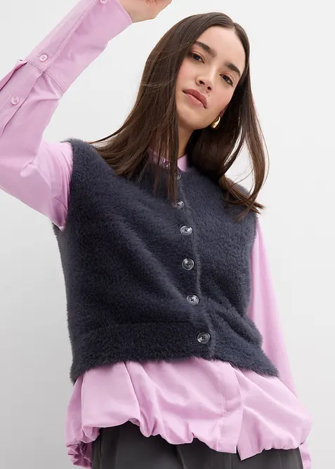 Stickad väst i viskosmix av fluffigt garn, bonprix