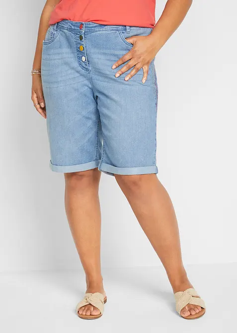 Bekv&auml;ma stretchiga jeansbermudas med broderi och bekv&auml;m midja, bonprix