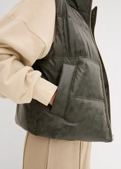 Täckväst i skinnimitation, bonprix