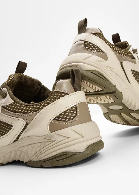 Sneakers med kraftig sula, bonprix