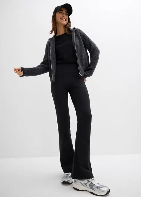 Byxa med utsv&auml;ngda ben i stretchig bomullsmix, bonprix