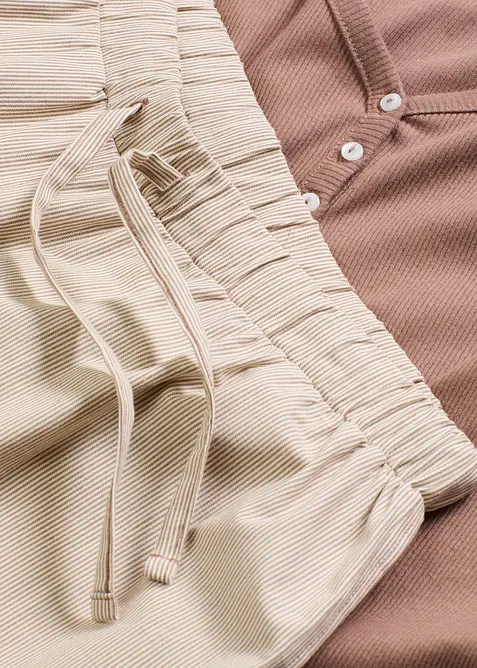 Vävd byxa och ribbstickad topp, bonprix