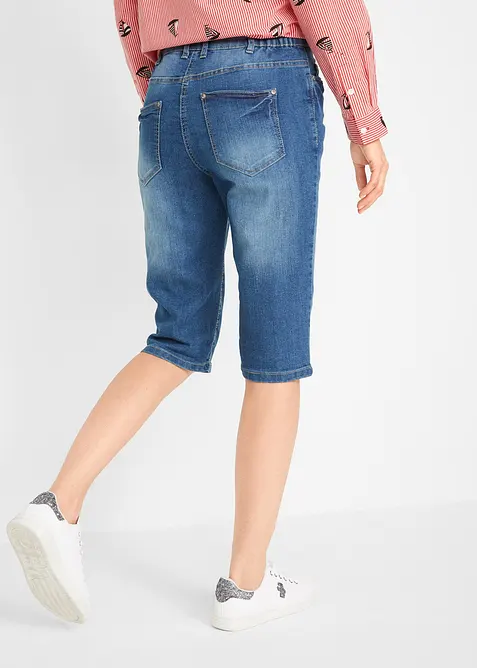 Stretchiga jeansbermudas med uppvikta benslut, bonprix