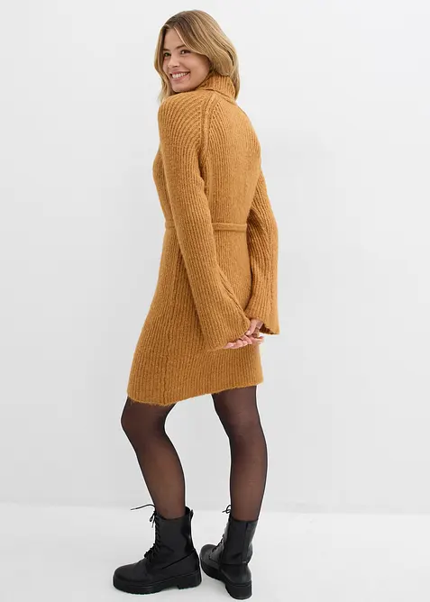 Kort ribbstickad kl&auml;nning med polokrage, bonprix