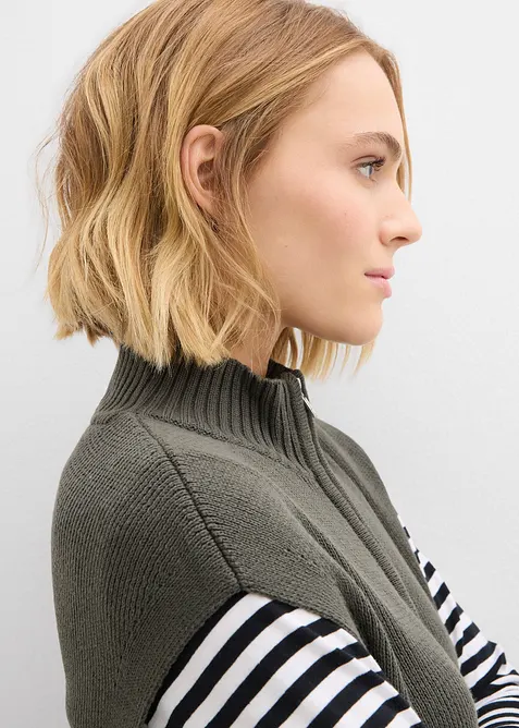 Stickad v&auml;st, bonprix