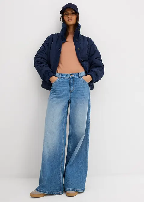 Vadderad jacka med stickade muddar, bonprix